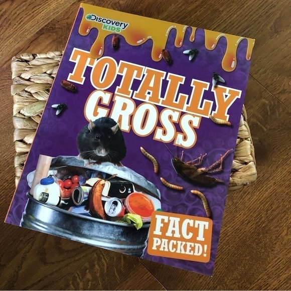 Discovery Kids Totally Gross, Fact packed paperback book - Picture 1 of 6
